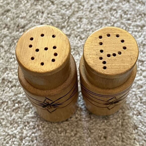 Hibiscus Atomic Wooden Salt & Pepper Shakers Mid Century Teak? Hawaiian - Picture 4 of 7